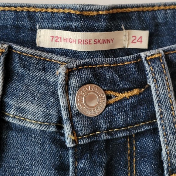 Levi's Women's 721 High Rise Skinny Jeans - Picture 4 of 5